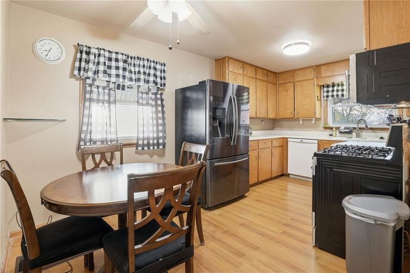 2008 S Osage St, Independence, MO 64055