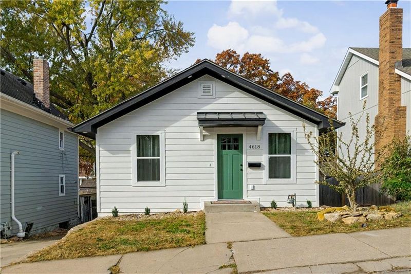 4618 Bell St, Kansas City, MO 64112