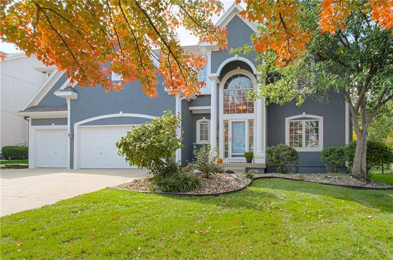 9844 Stevenson St, Lenexa, KS 66220
