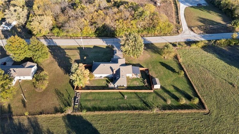 13870 S Moonlight Rd, Olathe, KS 66061