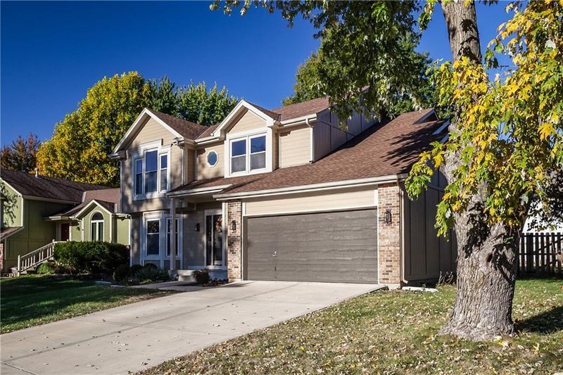 12426 S Mullen Cir, Olathe, KS 66062