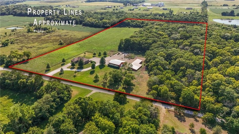 3776 Utah Ter, Wellsville, KS 66092