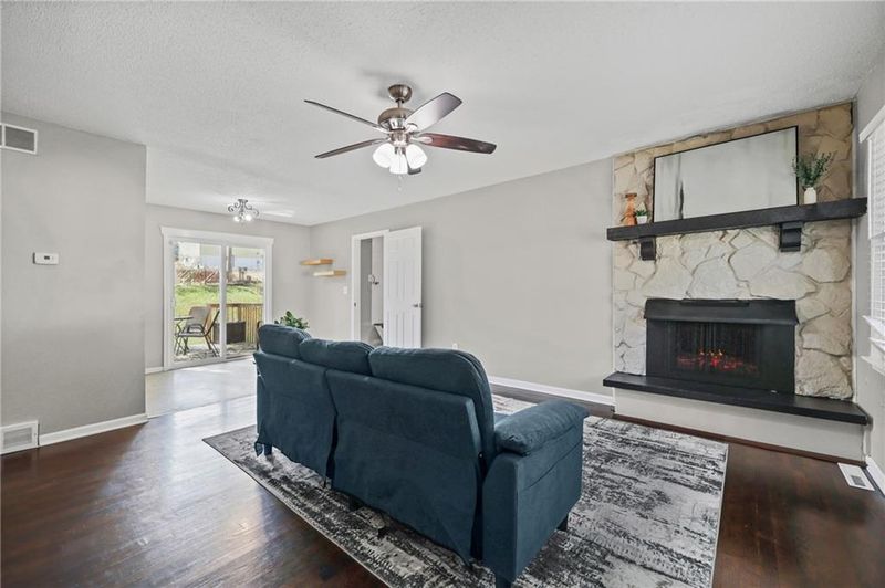 303 W Marcia Ave, Independence, MO 64050