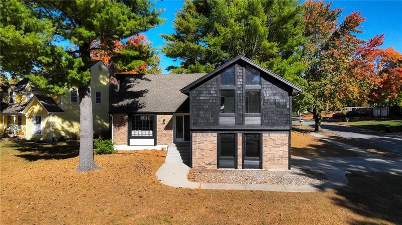 7904 Rosehill Rd, Lenexa, KS 66215