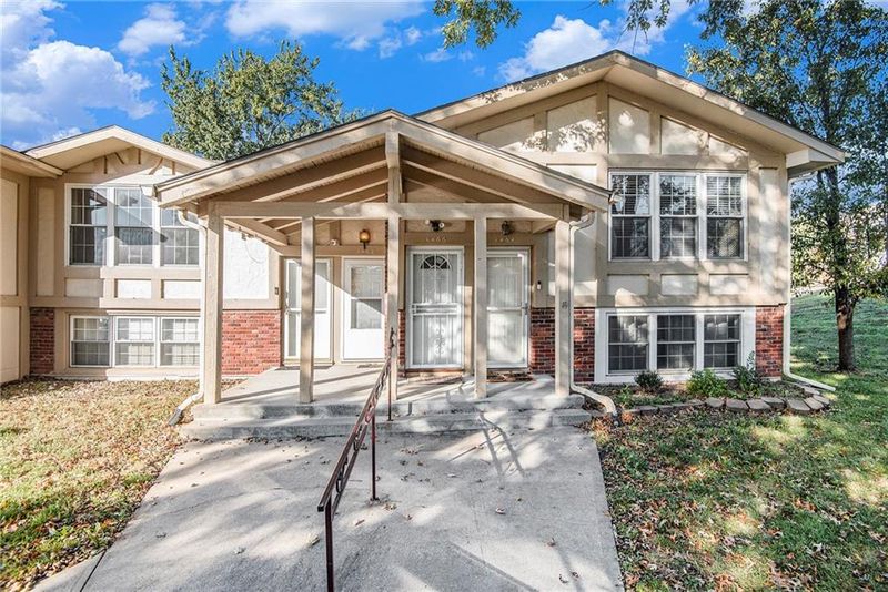 1466 NW 64th Ter, Kansas City, MO 64118