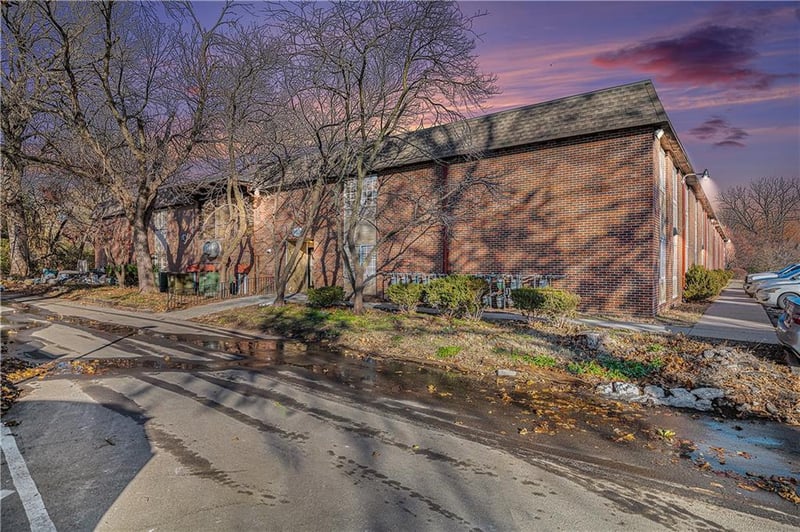 6016 Leavenworth Rd, Kansas City, KS 66104