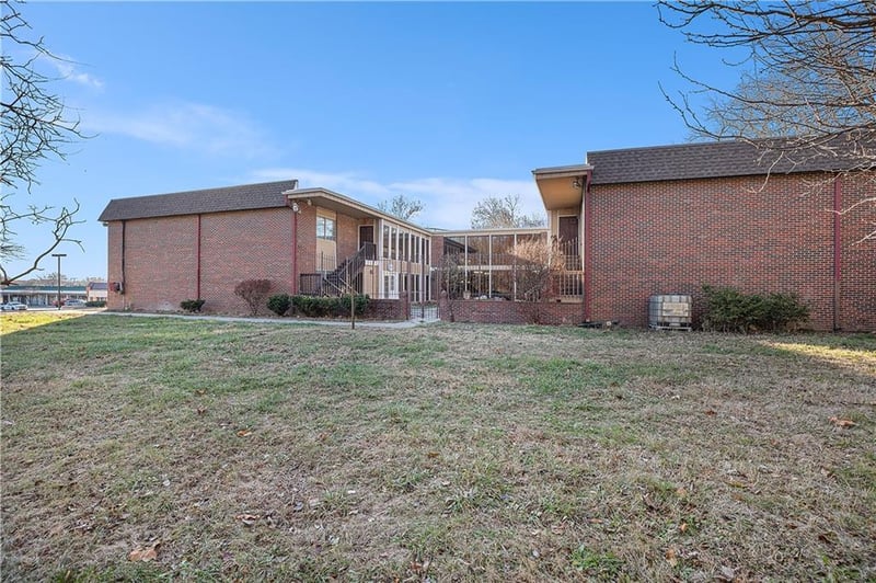 6016 Leavenworth Rd, Kansas City, KS 66104