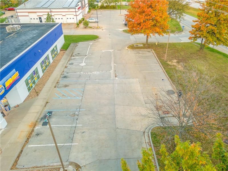 959 SE Oldham Pw, Lee's Summit, MO 64081