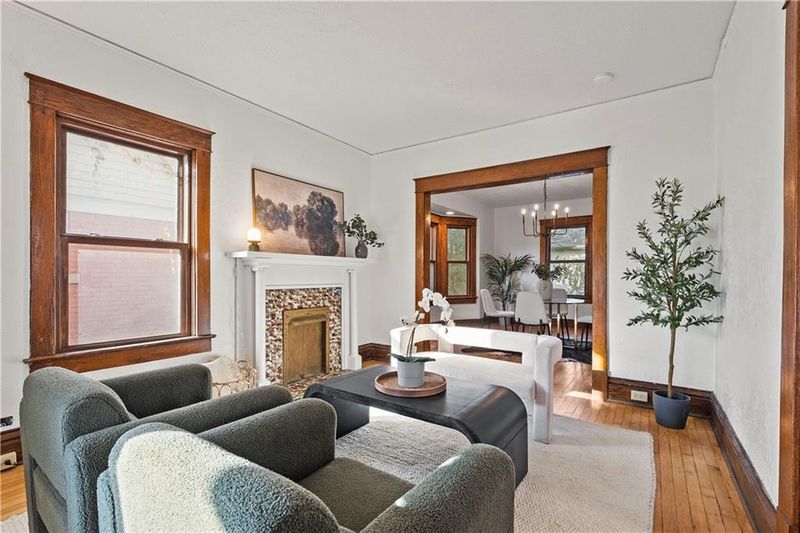 3948 Mercier St, Kansas City, MO 64111