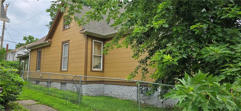 512 Miami St, Leavenworth, KS 66048