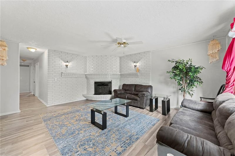 8117 Manning Ave, Raytown, MO 64138