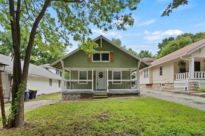 1429 E 79th St, Kansas City, MO 64131