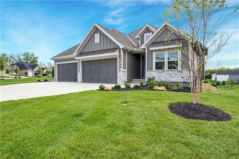 24949 W 98th Pl, Lenexa, KS 66227