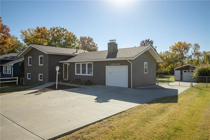 16009 E Independence Ave, Independence, MO 64050