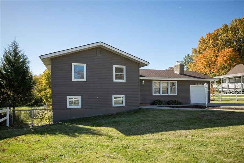 16009 E Independence Ave, Independence, MO 64050