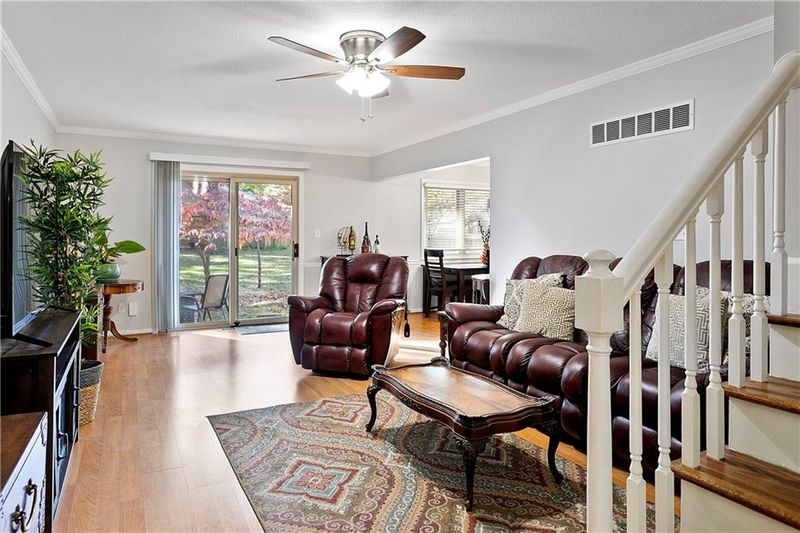10316 Ash St, Overland Park, KS 66207