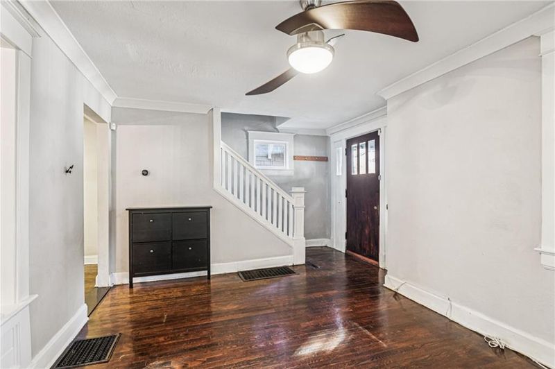 619 E 42nd St, Kansas City, MO 64110