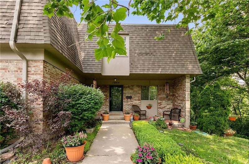 1844 E 97th St, Kansas City, MO 64131