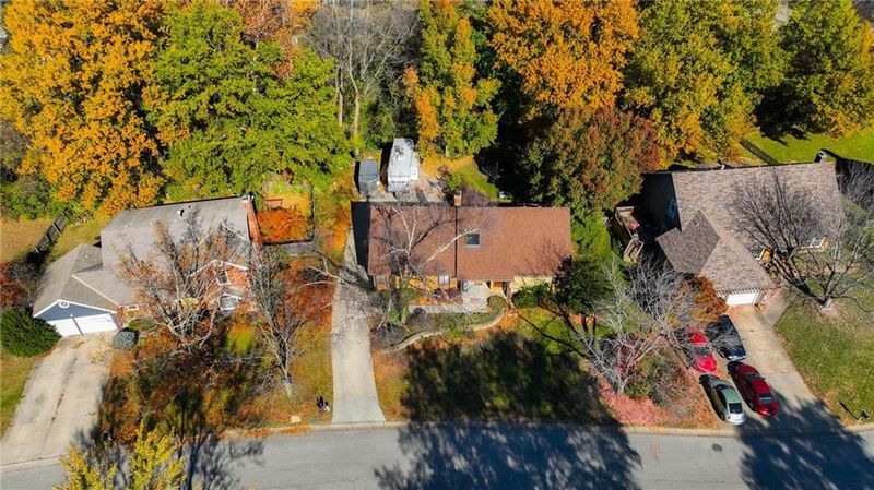 2901 Trenchard Dr, Independence, MO 64057