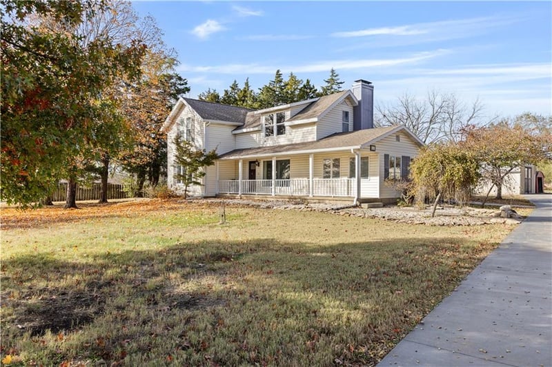 2139 Jayhawk Rd, Fort Scott, KS 66701
