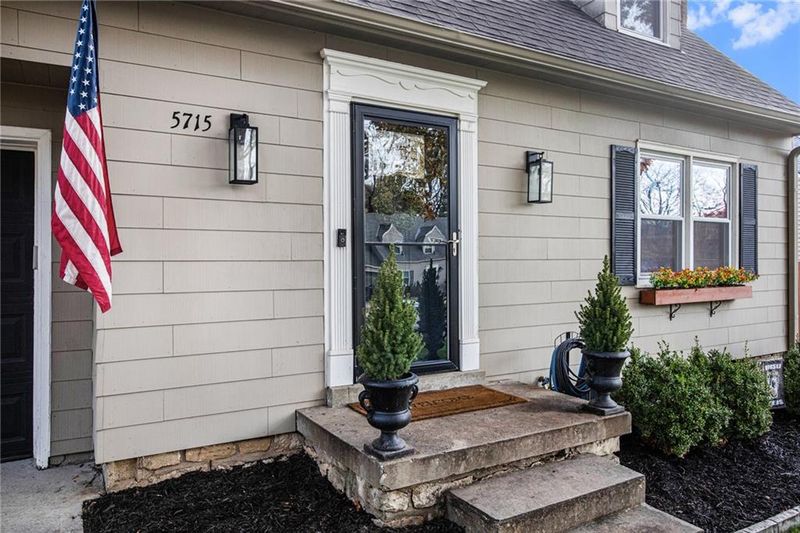 5715 Ash Dr, Roeland Park, KS 66205