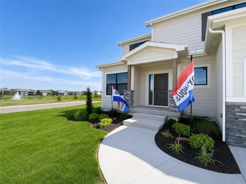 18901 W 193rd Ter, Spring Hill, KS 66083
