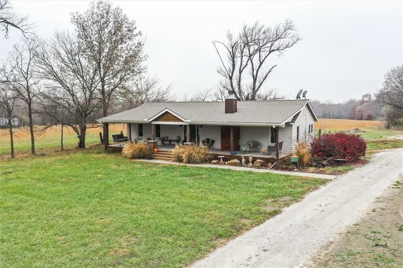 3958 Louisiana Rd, Ottawa, KS 66067