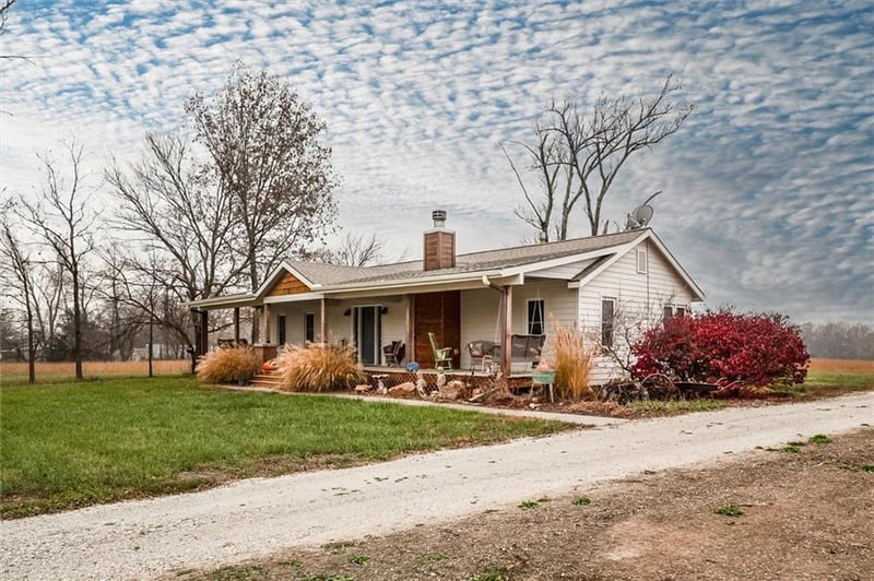 3958 Louisiana Rd, Ottawa, KS 66067