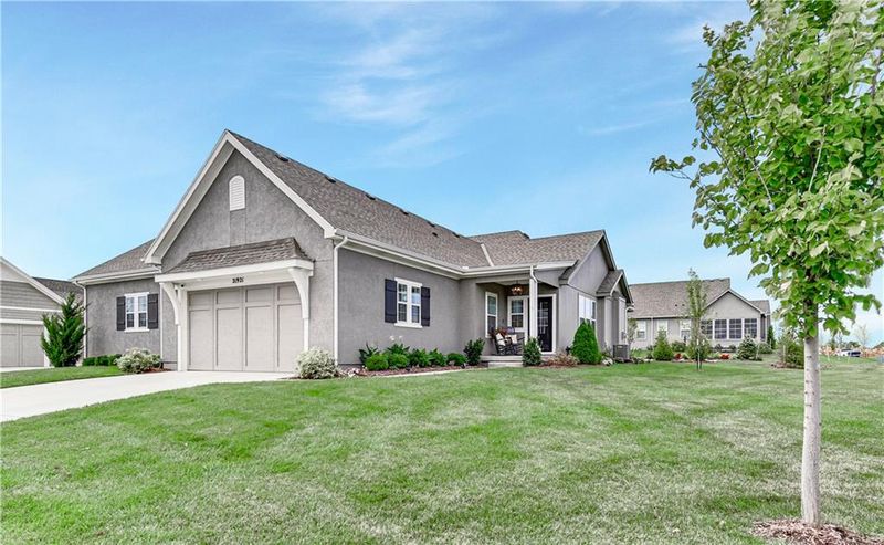 21921 W 82nd Ter, Lenexa, KS 66220