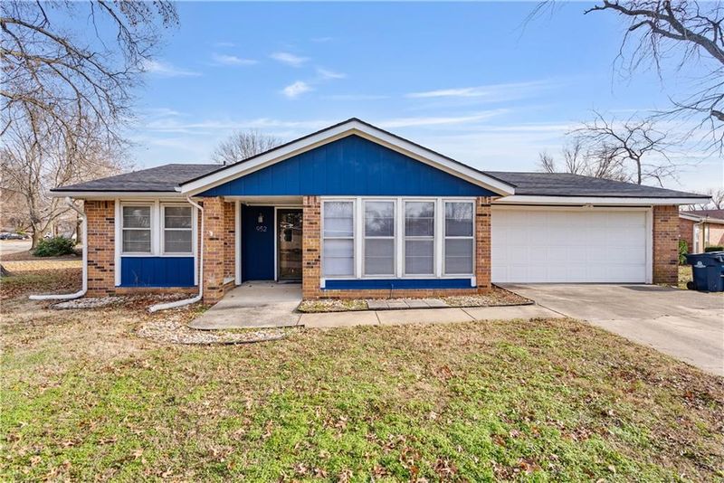 952 Crescent Dr, Independence, KS 67301