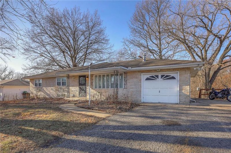 722 S 74th Ter, Kansas City, KS 66111