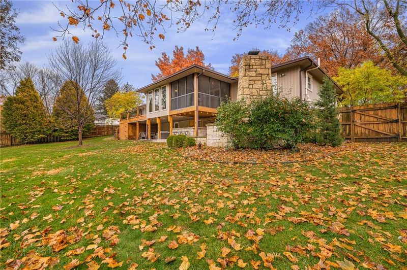 1214 Scott Dr, Liberty, MO 64068