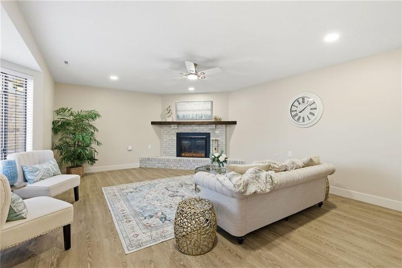 1704 W Long Blvd, Raymore, MO 64083