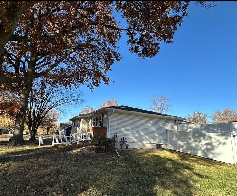3615 Doniphan Ave, St Joseph, MO 64507