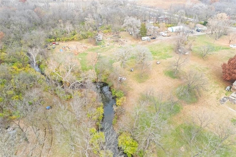 6676 NW Waukomis Dr, Kansas City, MO 64151