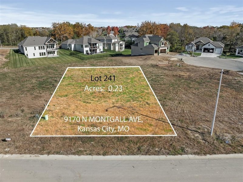 9170 N Montgall Ave, Kansas City, MO 64156