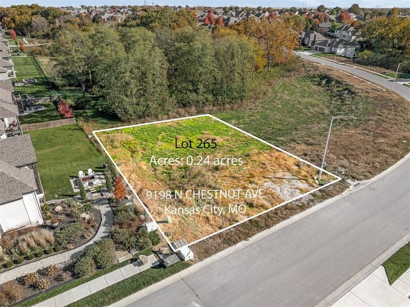 9198 N Chestnut Ave, Kansas City, MO 64156