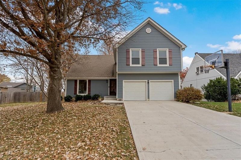 13330 W 112th Ter, Overland Park, KS 66210