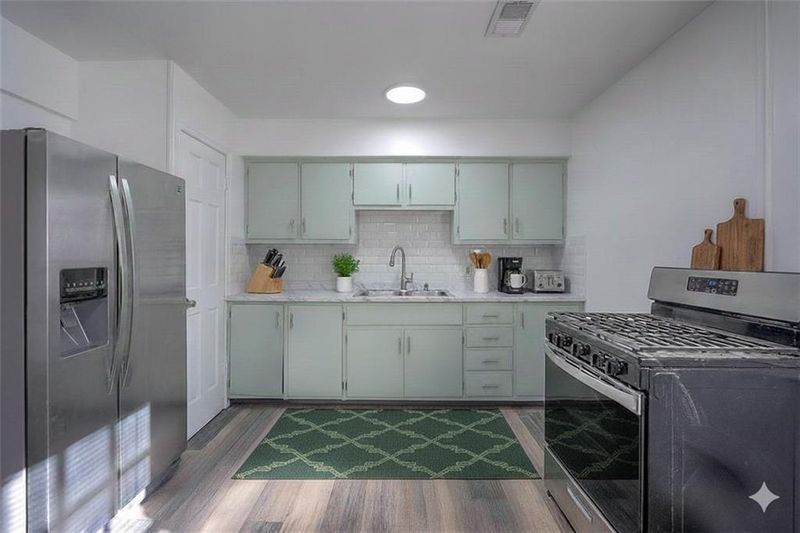7703 E 107th St, Kansas City, MO 64134
