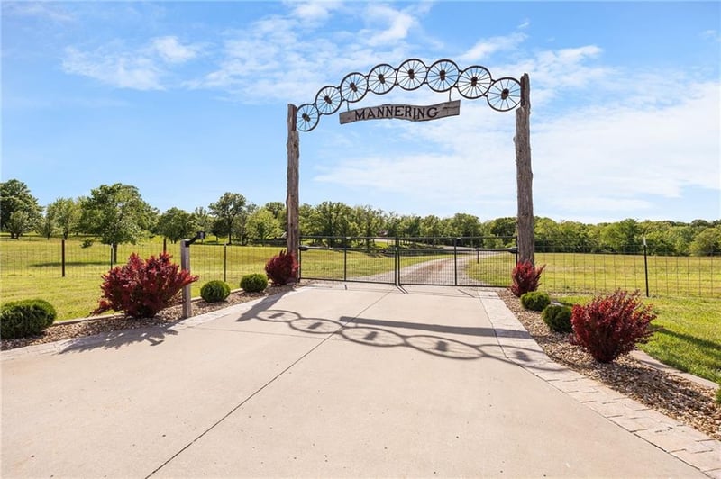 650 NW State Route 13 Hw, Warrensburg, MO 64093