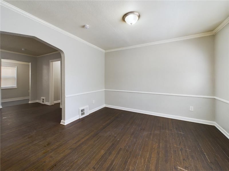 5015 E 40th St, Kansas City, MO 64130