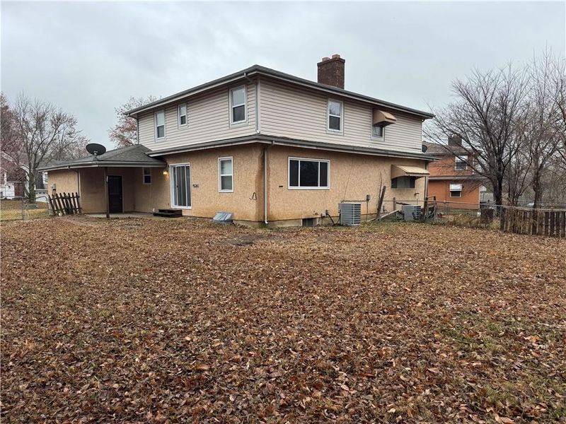 8808 E 58th Ter, Raytown, MO 64133