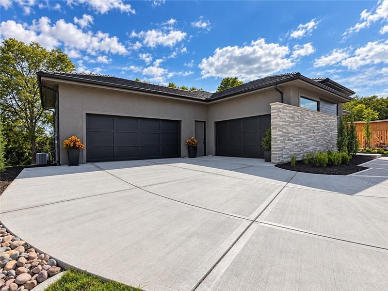 13721 Guilford Rd, Leawood, KS 66224