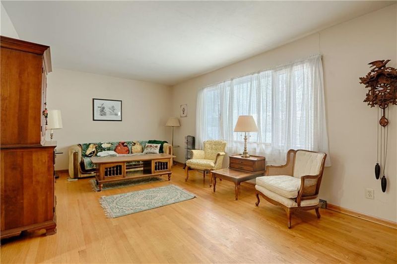 3706 E 107th St, Kansas City, MO 64137