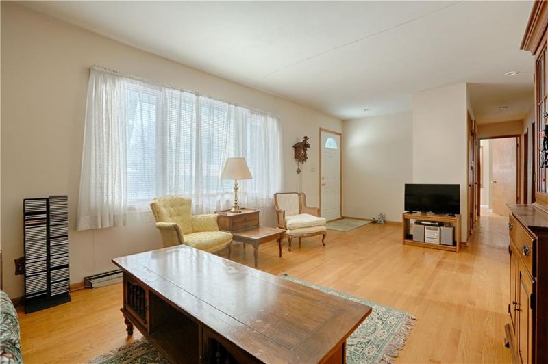 3706 E 107th St, Kansas City, MO 64137