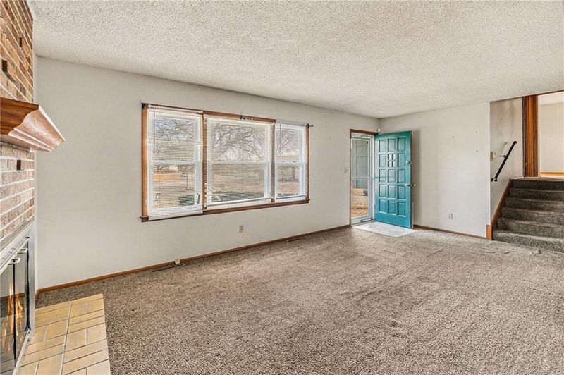 11810 Fuller Ave, Kansas City, MO 64134