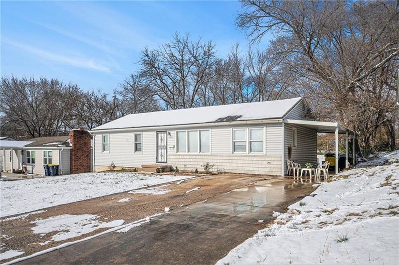 8306 E 99th St, Kansas City, MO 64134