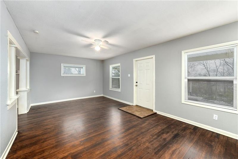 4916 Wabash Ave, Kansas City, MO 64130