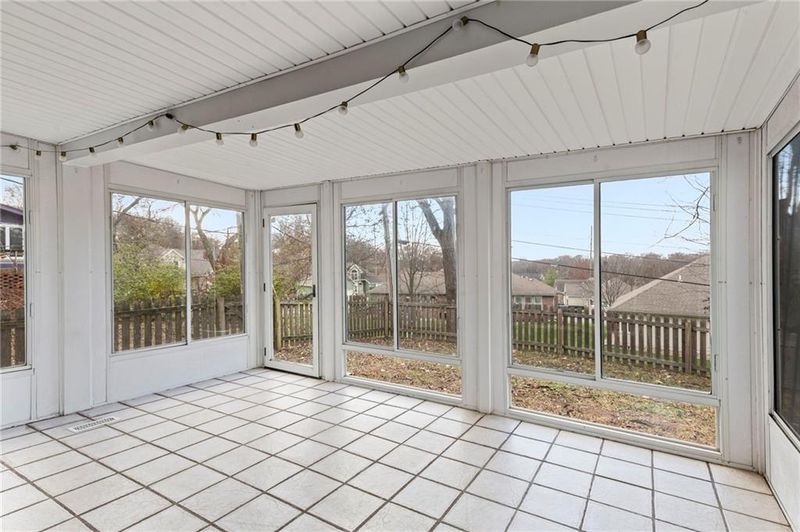602 SW Murray Rd, Lee's Summit, MO 64081