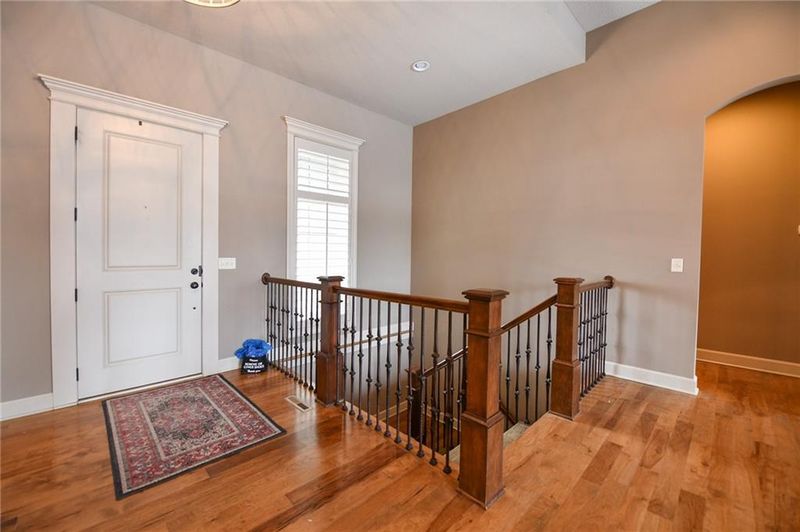 18804 W 99 St, Lenexa, KS 66220